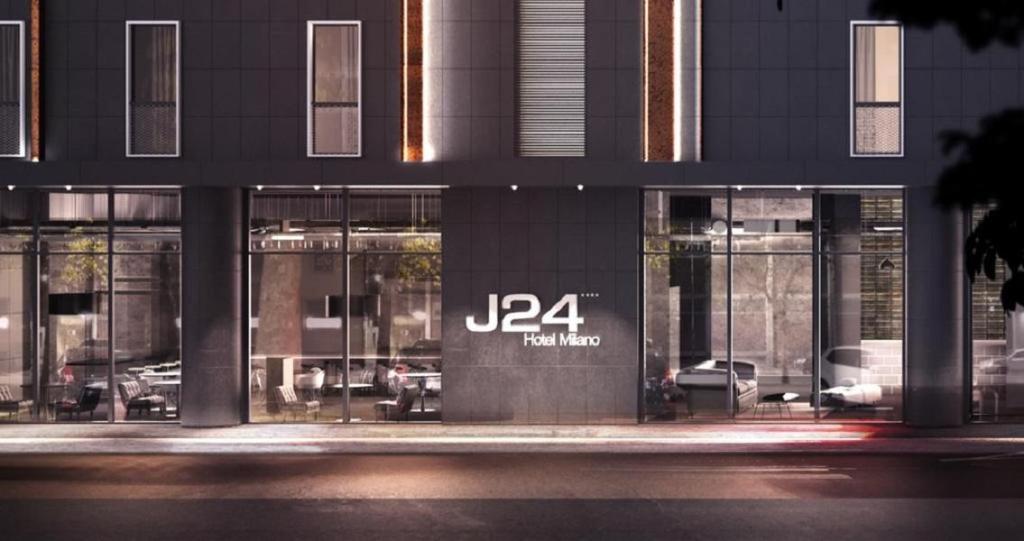 J24 호텔 밀라노